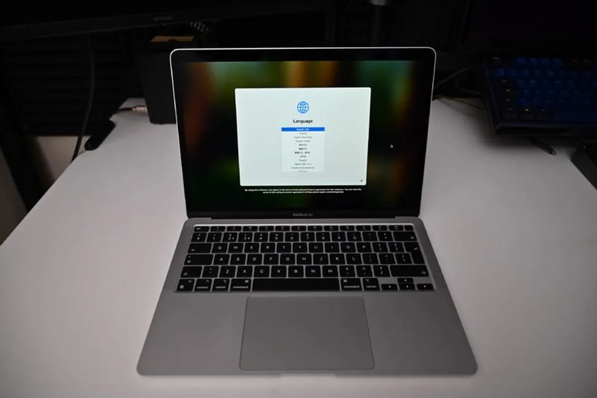 MacBook Air 13-inch M1 2020 - Image 1
