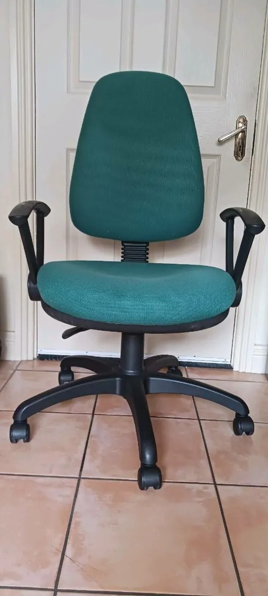 Swivel chair - Image 1