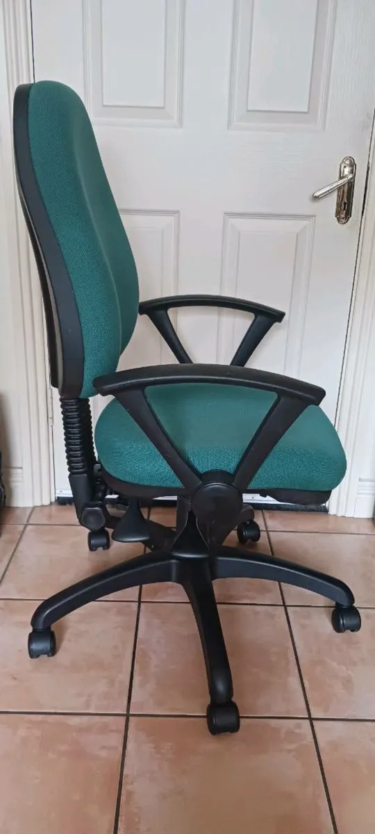 Swivel chair - Image 2