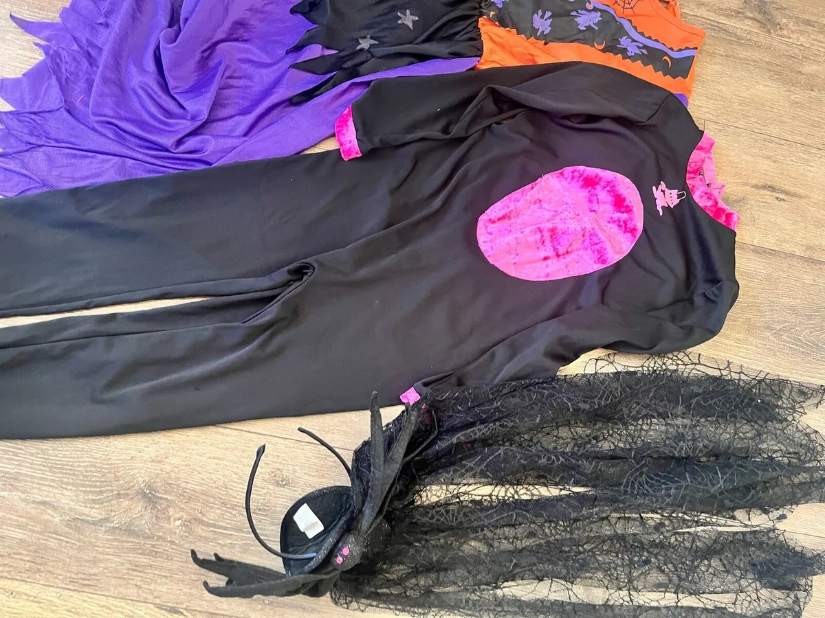 Halloween costumes - Image 1