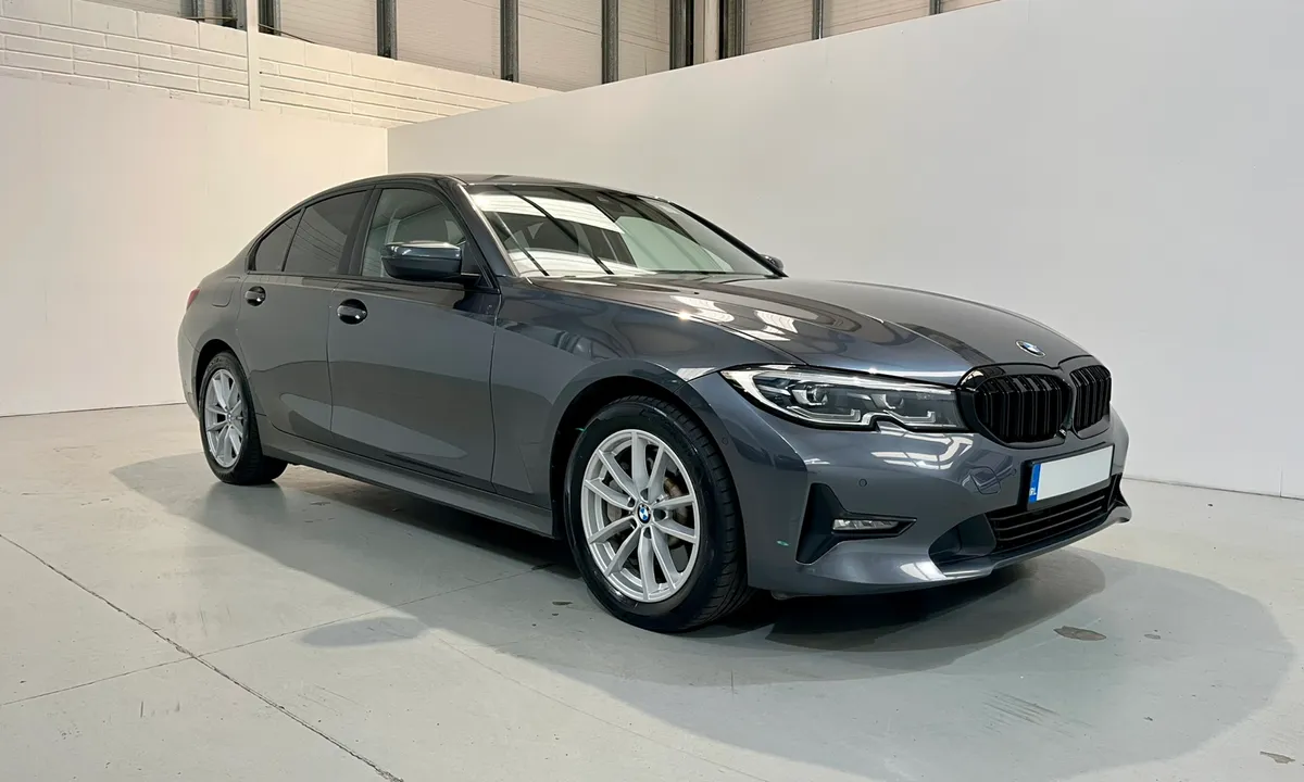 BMW 3 Series Pro 330e - Image 2