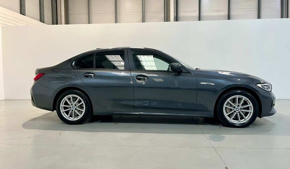 BMW 3 Series Pro 330e - Image 3