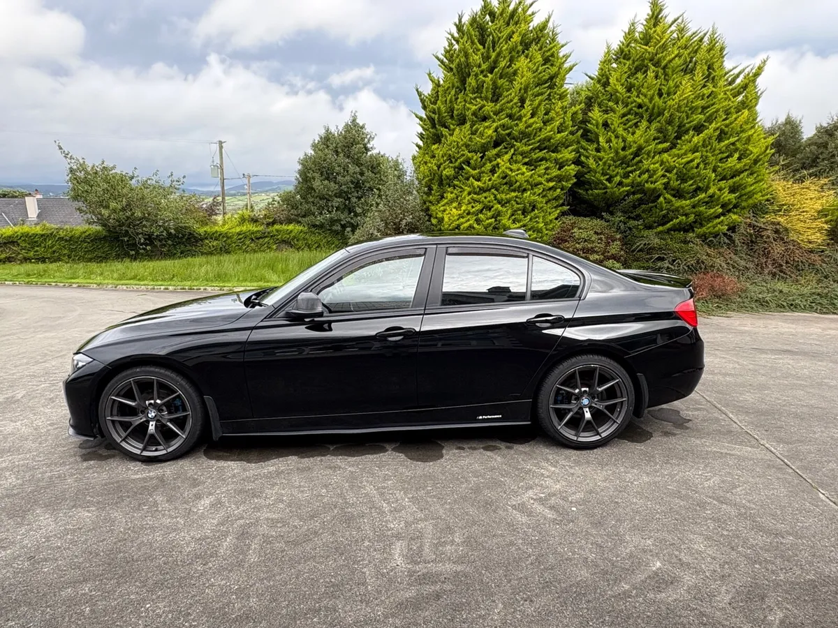 BMW 3-Series 2014 - Image 4