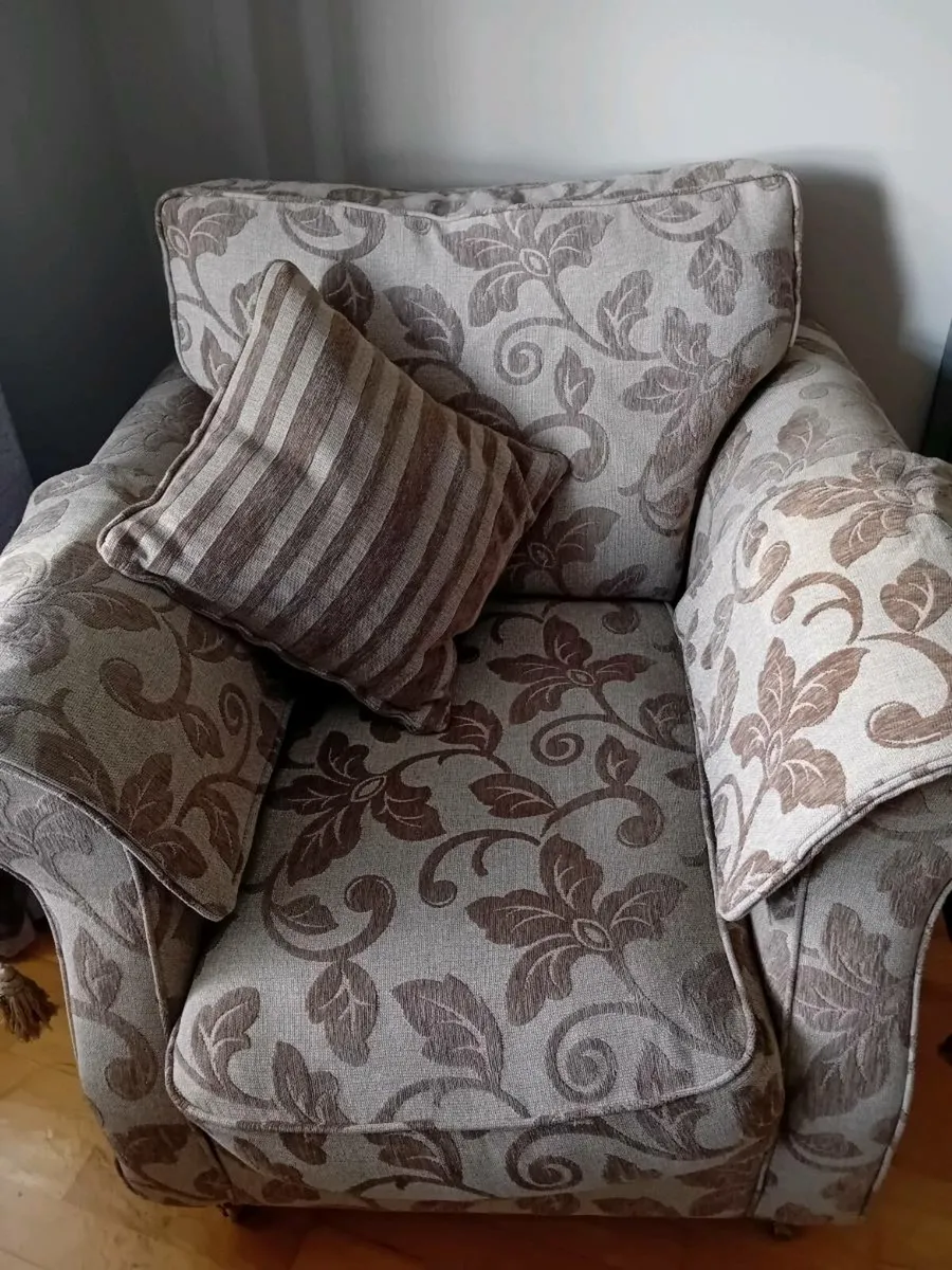 Armchair  large velvet pouffe and picture - Image 1