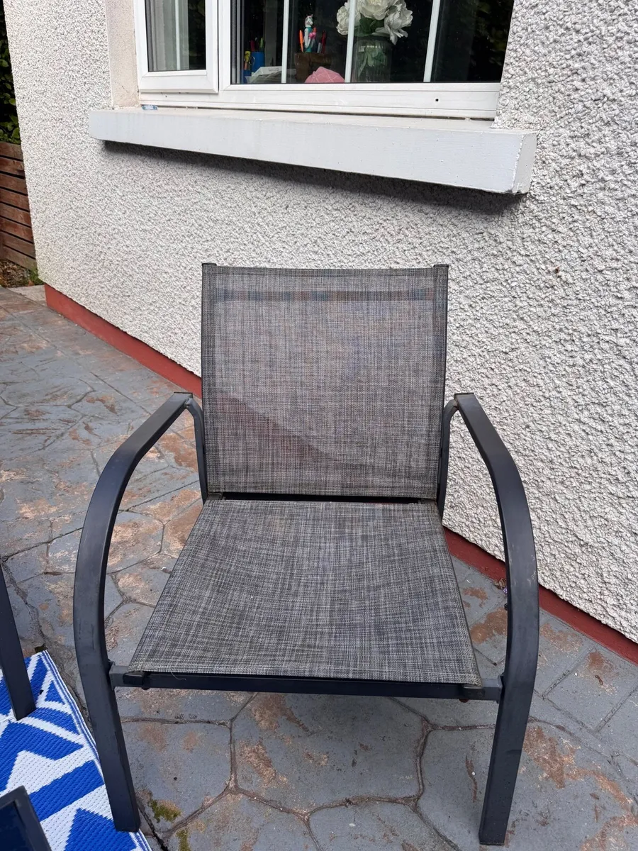 Outdoor table & chairs - Image 4