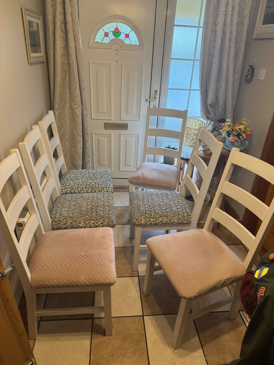 Table n chairs - Image 4