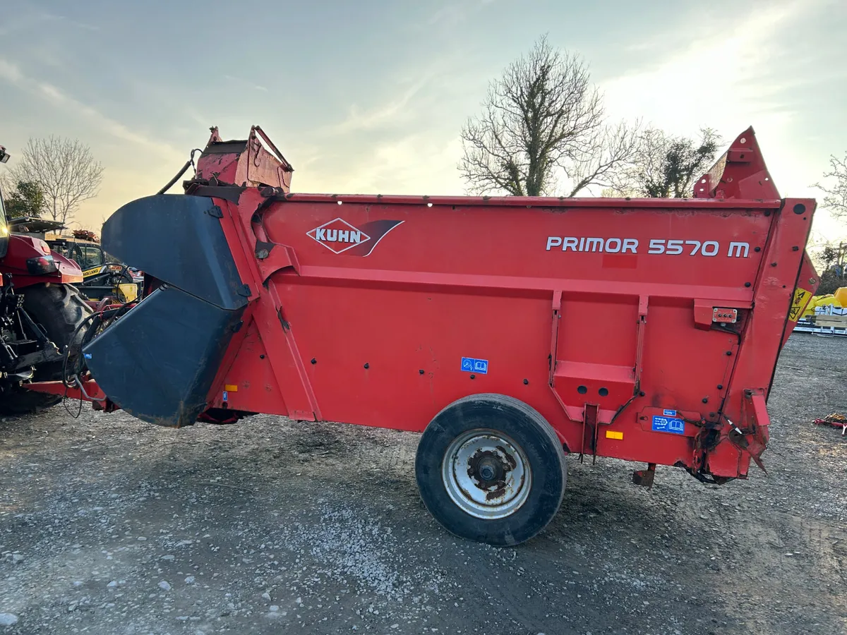 Kuhn Primor 5570 Straw Chopper - Image 1