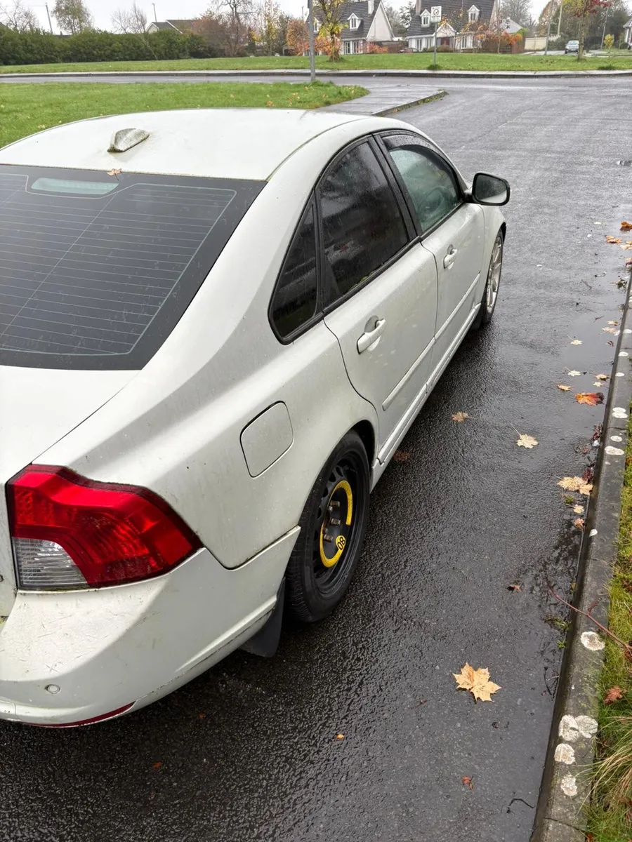 Volvo S40 2011 - Image 2