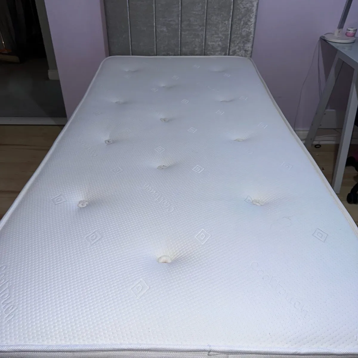 Single Devan with mattress. - Image 3