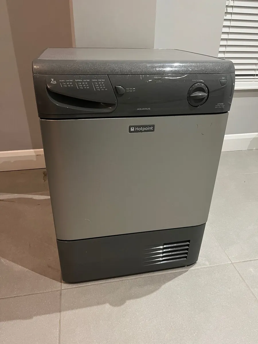 Hotpoint condenser tumble dryer - Image 1