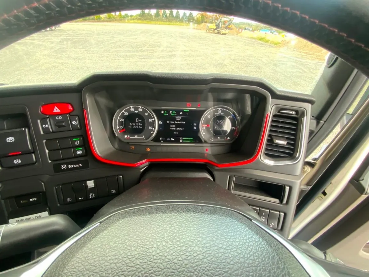 Scania T Series S Series V8 580hp Midlift Axle... - Image 4