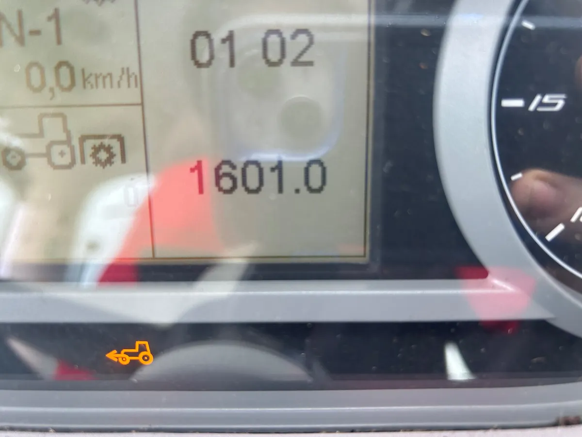 2017 Landini 6-130C - Image 3