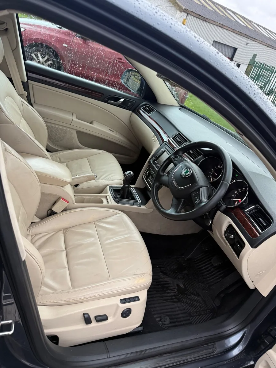 Skoda Superb 2009 - Image 3