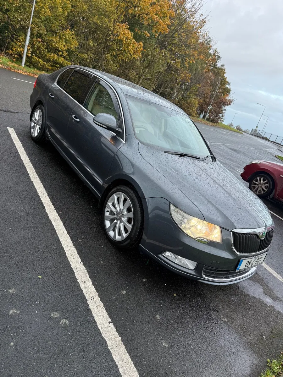 Skoda Superb 2009 - Image 1