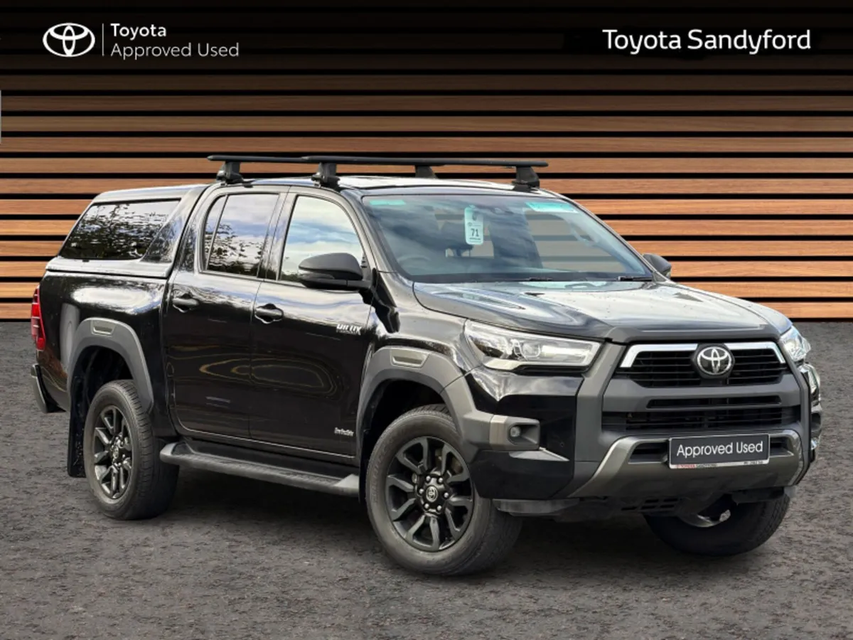 Toyota Hilux 2.8 INVINCIBLE AUTOMATIC // HEATED LE - Image 1