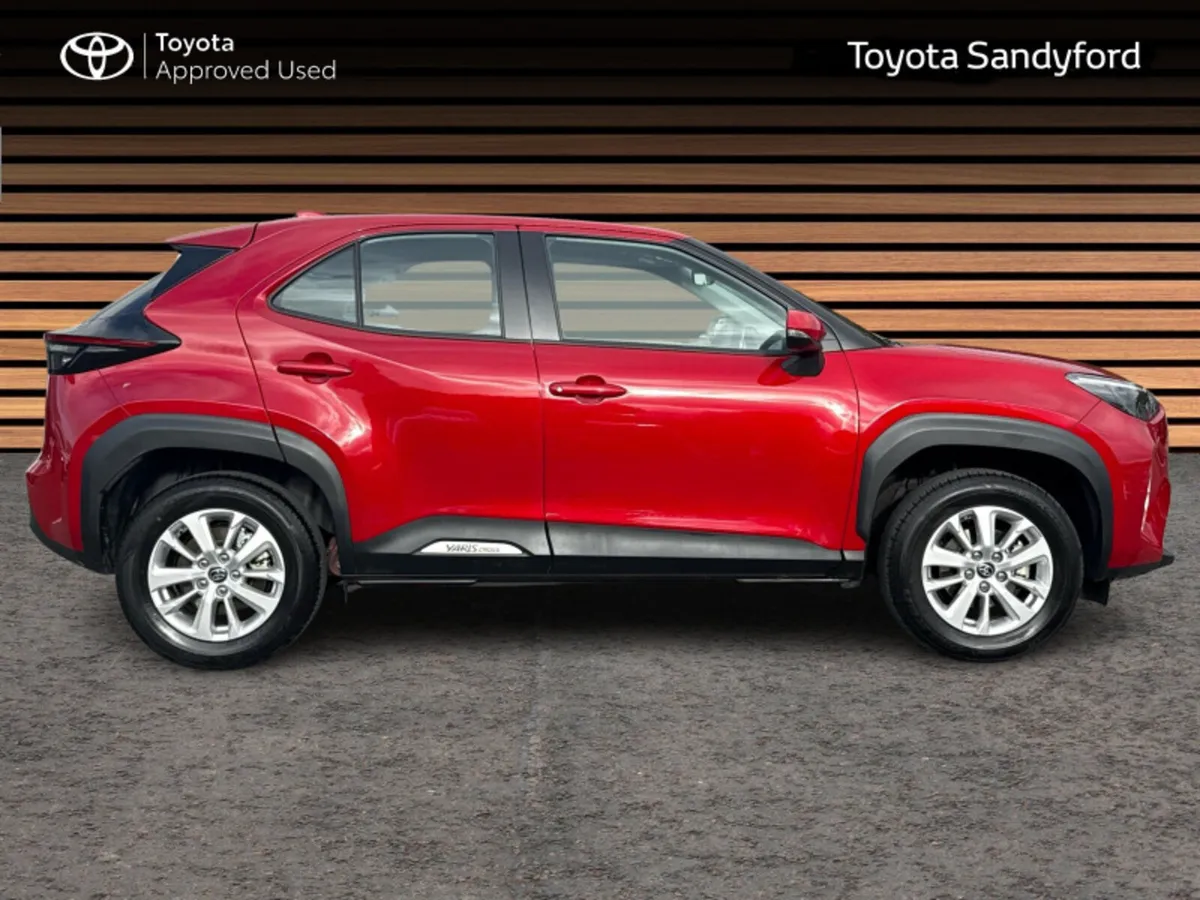 Toyota Yaris Cross LUNA HYBRID AUTOMATIC // REAR C - Image 3