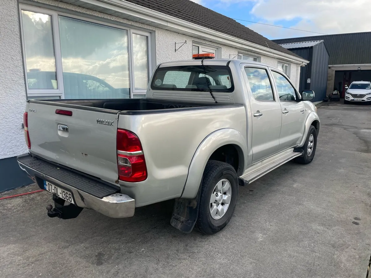 2007 toyota hilux - Image 1