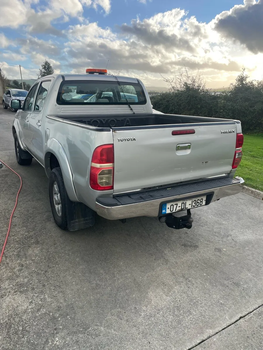 2007 toyota hilux - Image 3