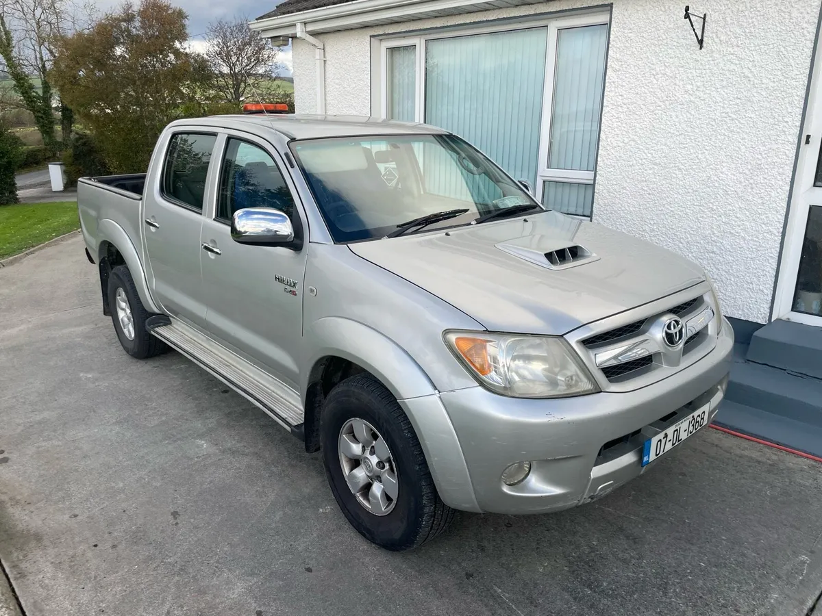 2007 toyota hilux - Image 4