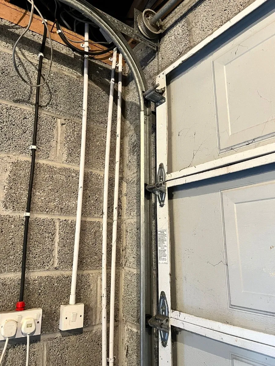 Garage door - Image 3