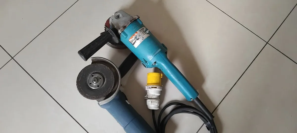 Bosch + Makita 125mm Grinders 110v - Image 4