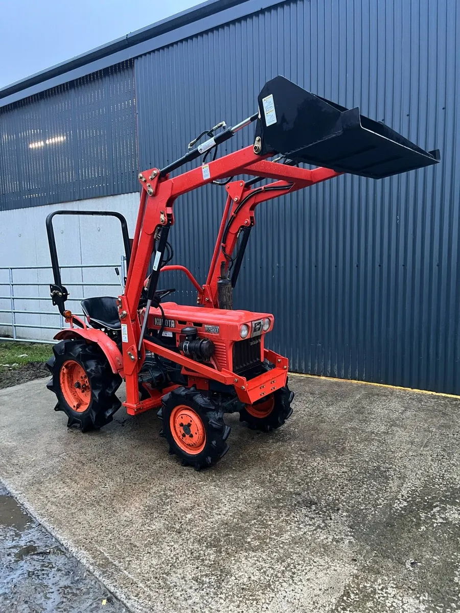 Kubota B7001 Compact Tractor - Image 1