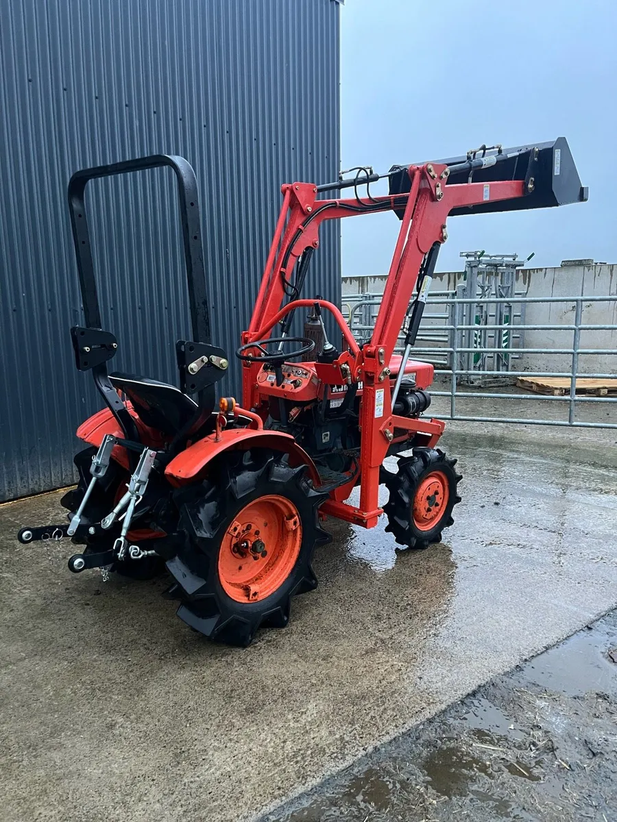 Kubota B7001 Compact Tractor - Image 3