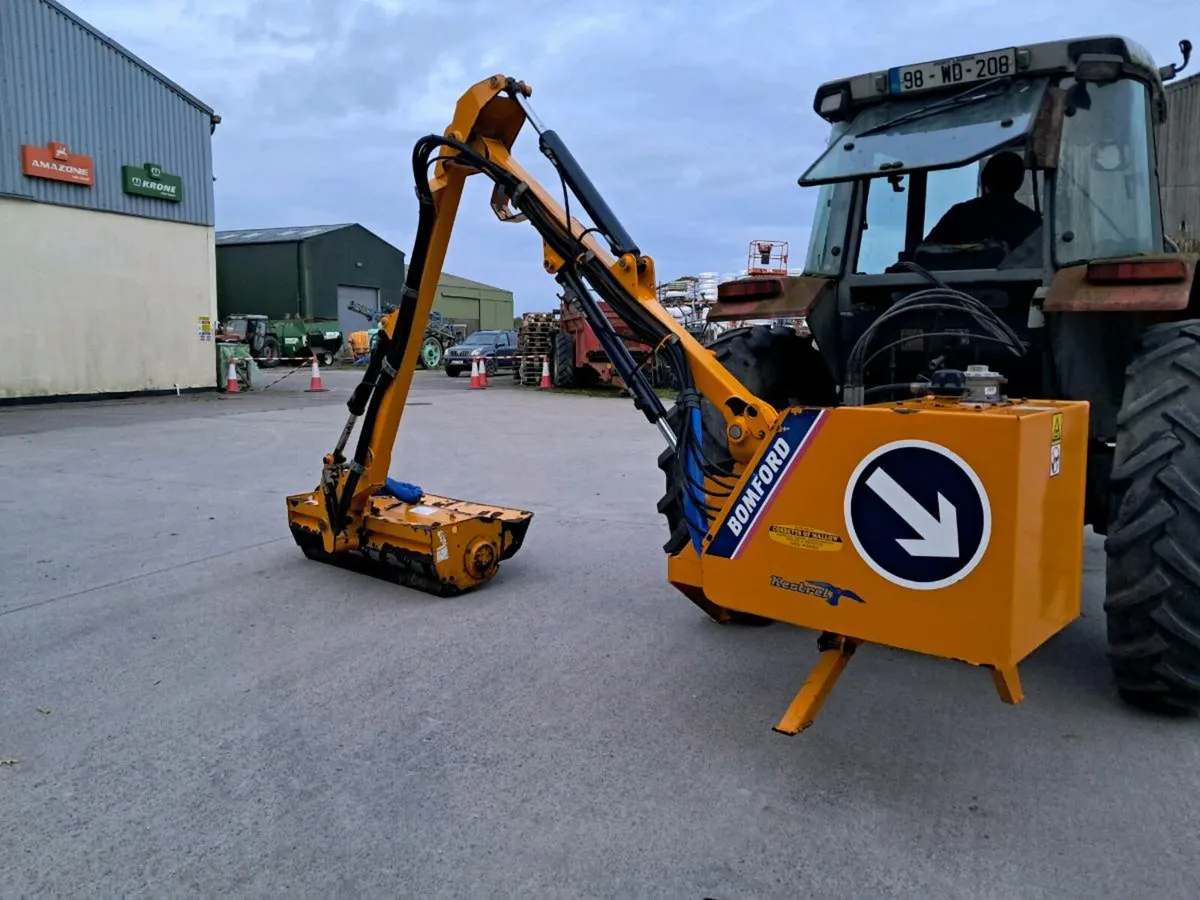 Bomford Kestrel Hedgecutter - Image 1