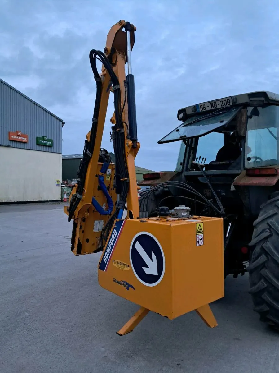 Bomford Kestrel Hedgecutter - Image 4