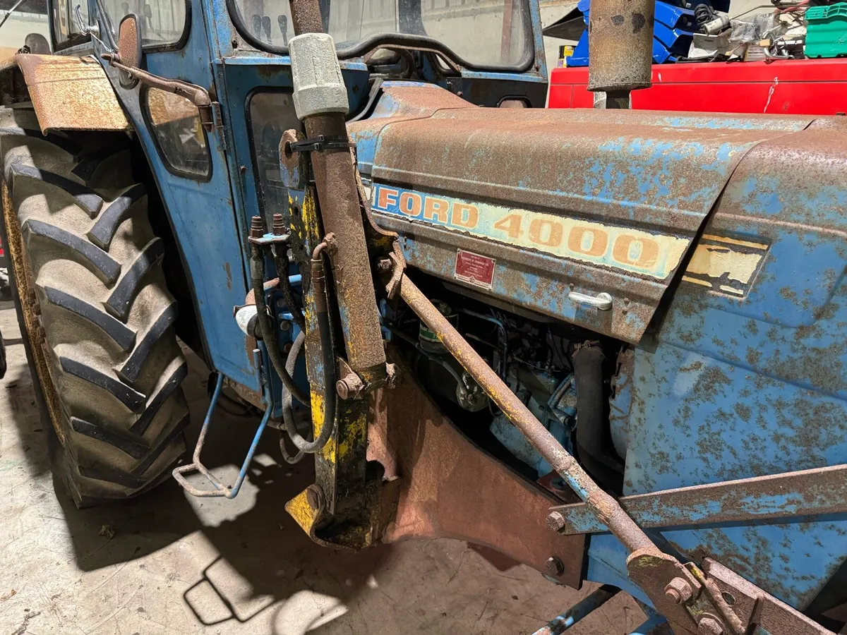 Ford 4000 front loader brackets - Image 3