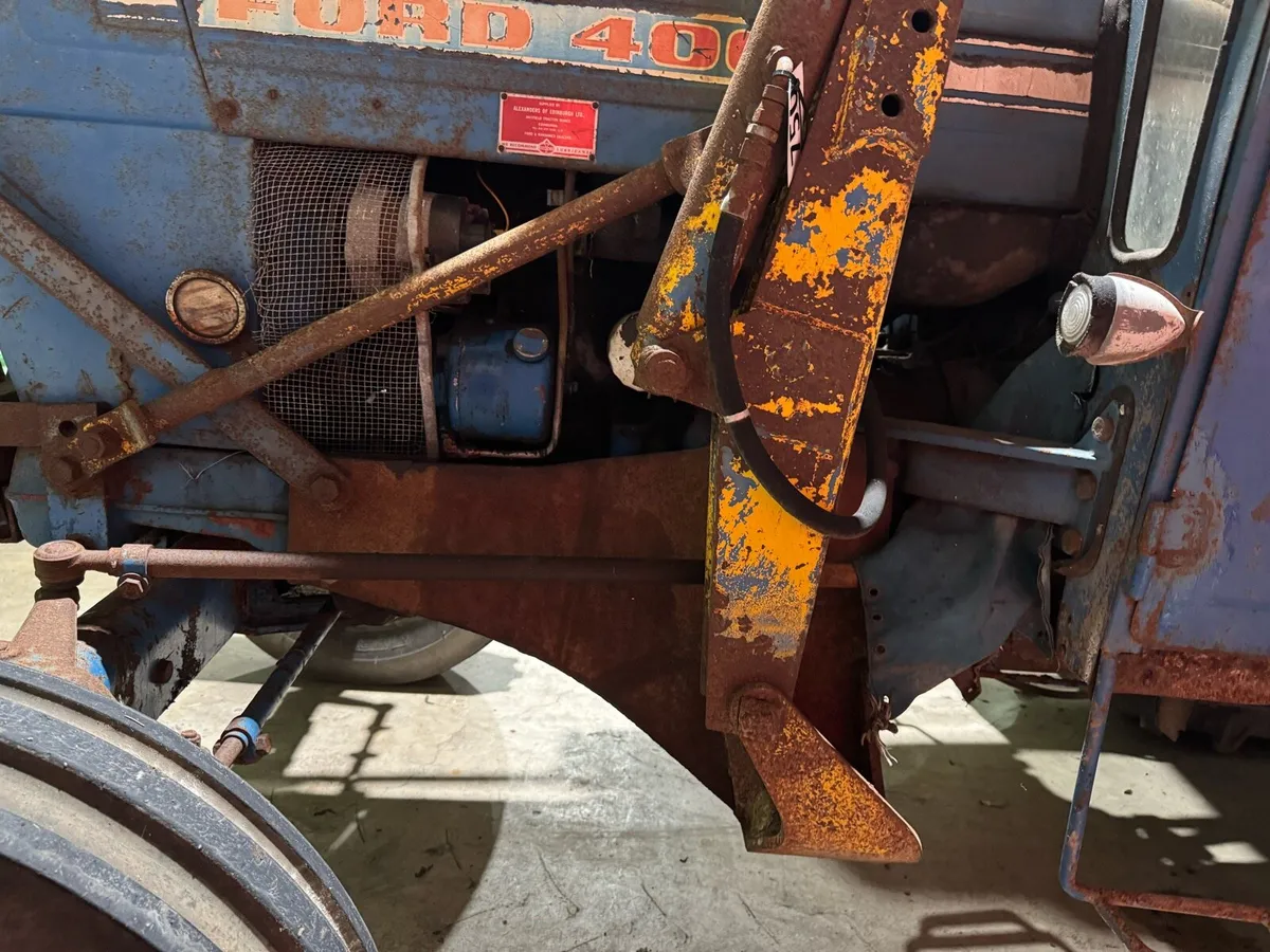Ford 4000 front loader brackets - Image 4