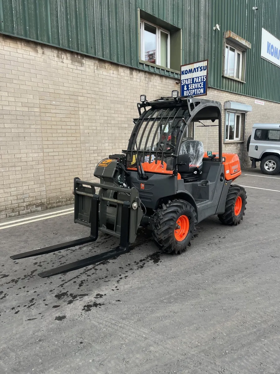 New AUSA T144H Compact Telehandlers - Image 4