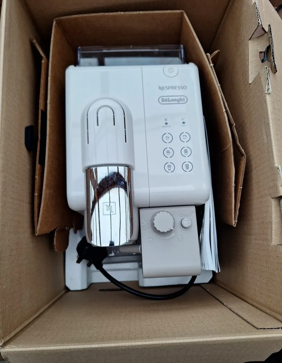 Nespresso coffee maker machine - Image 4