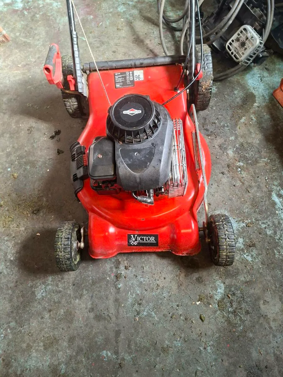Victor  lawnmower  push - Image 3