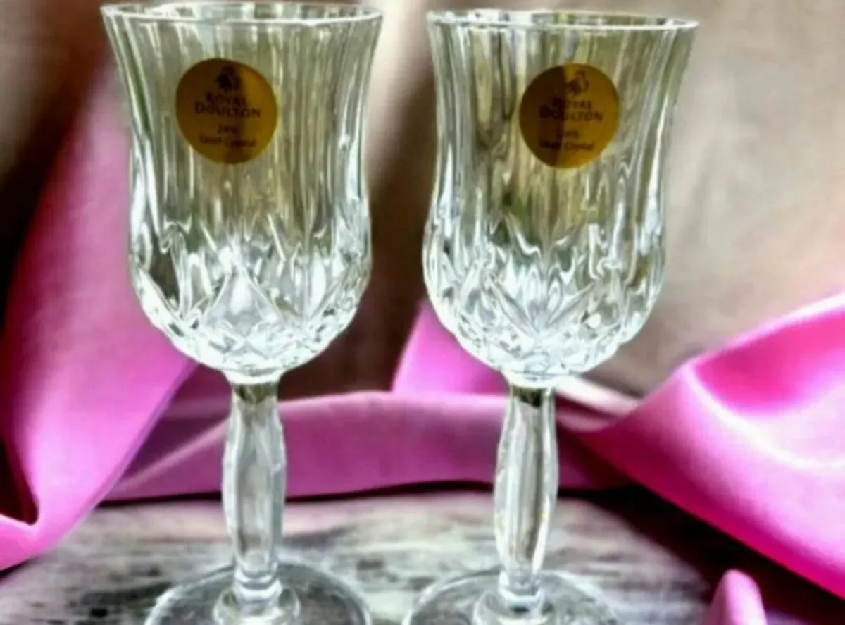 Duo Authentic Royal Doulton 'Roma' Wine Goblets - Image 1