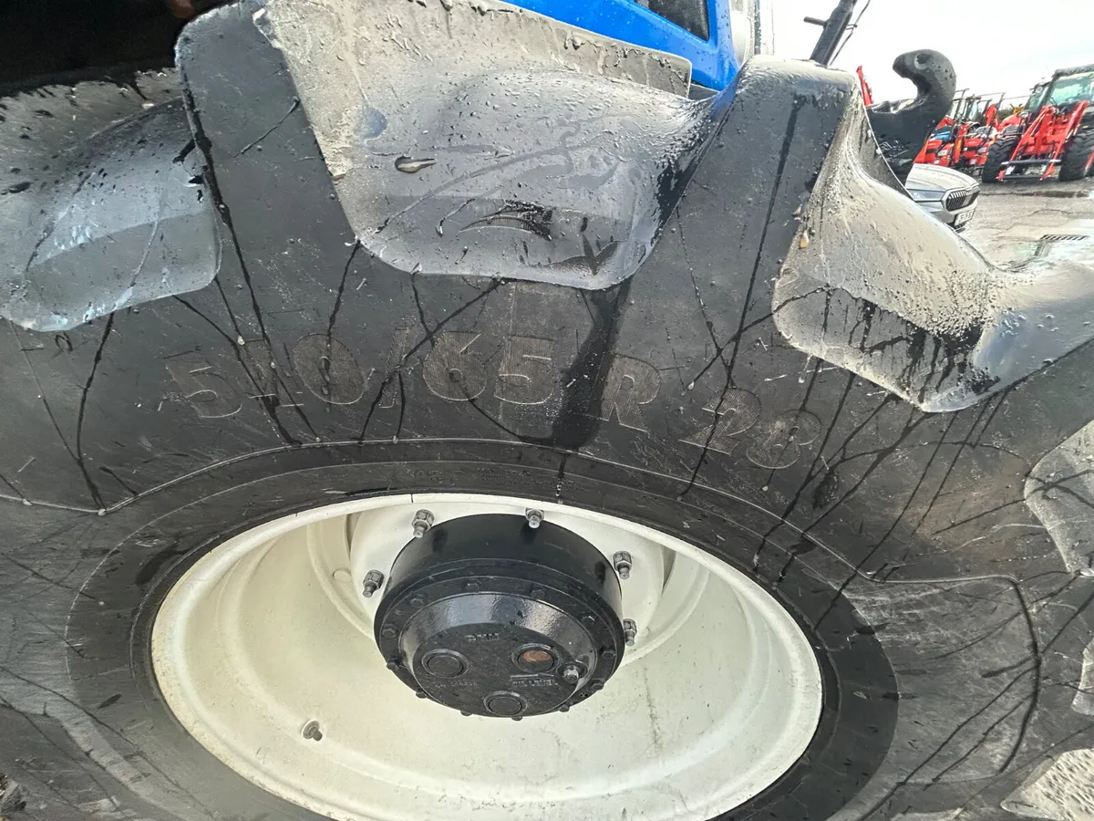 2023 New Holland T6.180 DCT tractor - Image 4