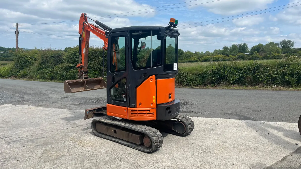 3 ton diggers for hire