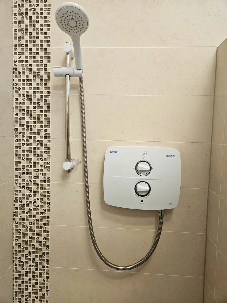 Triton electric shower - Image 2