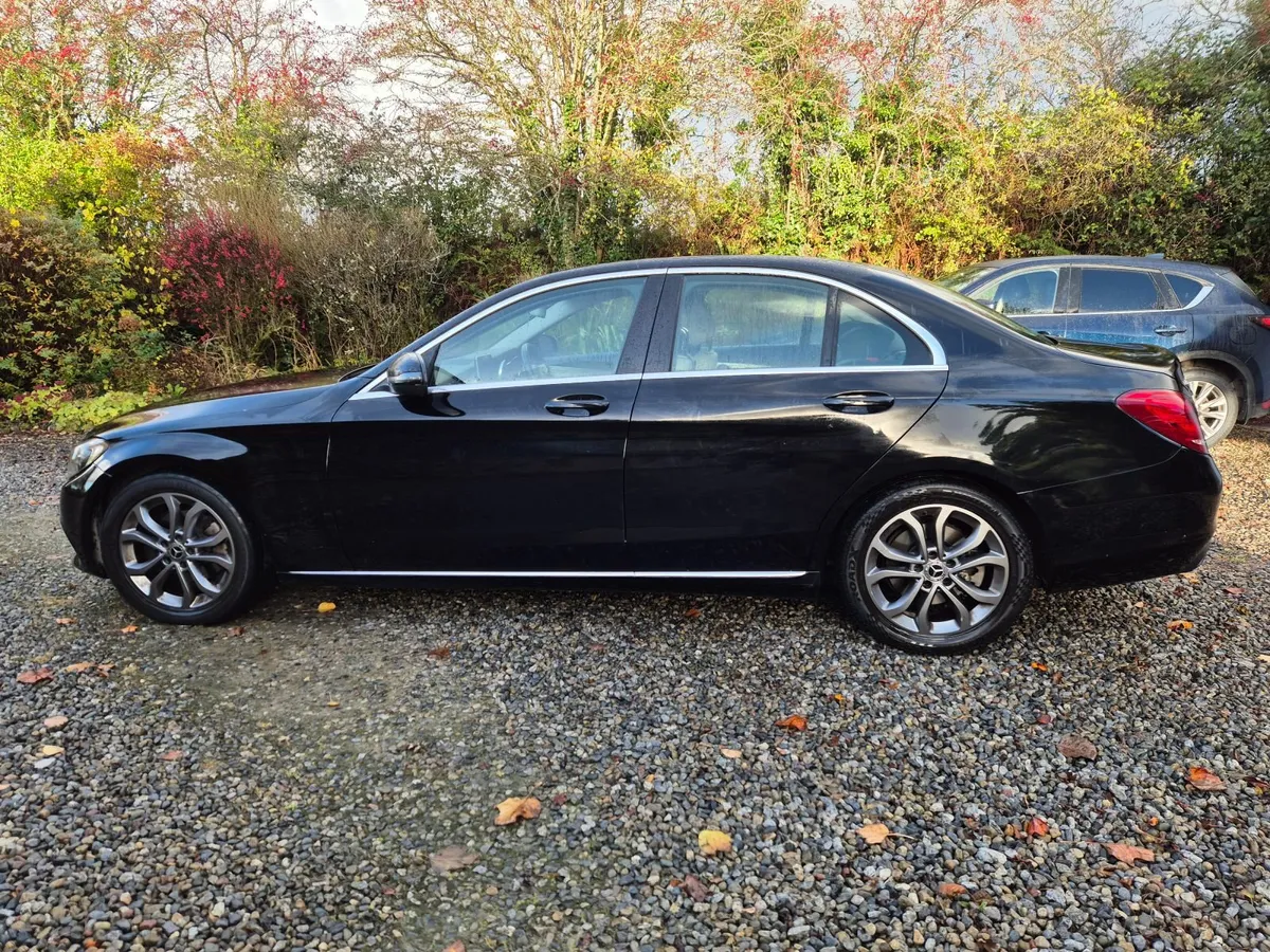 Mercedes-Benz C-Class 2018 - Auto, Low kms - Image 2