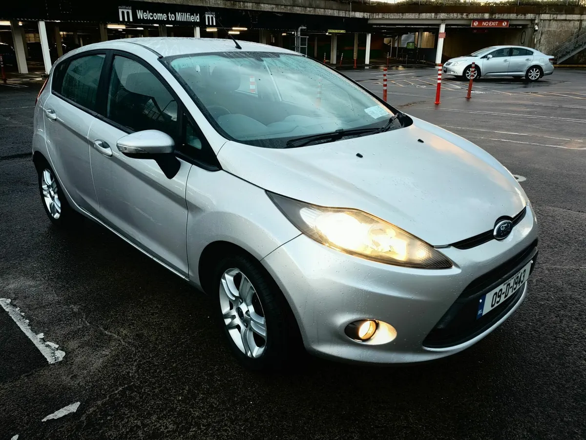 Ford Fiesta 2009 - Image 2