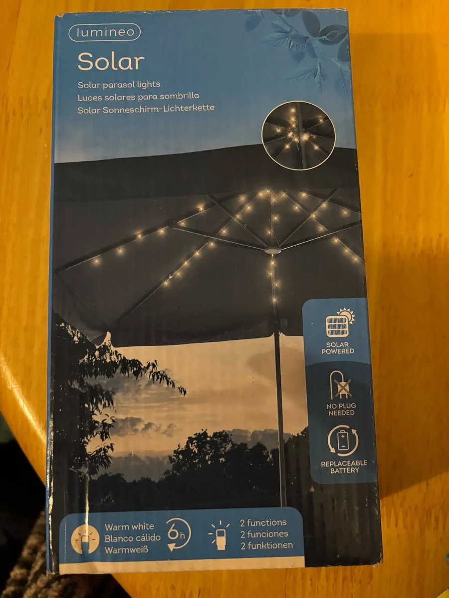 Garden Furniture Set with parasol - Image 3