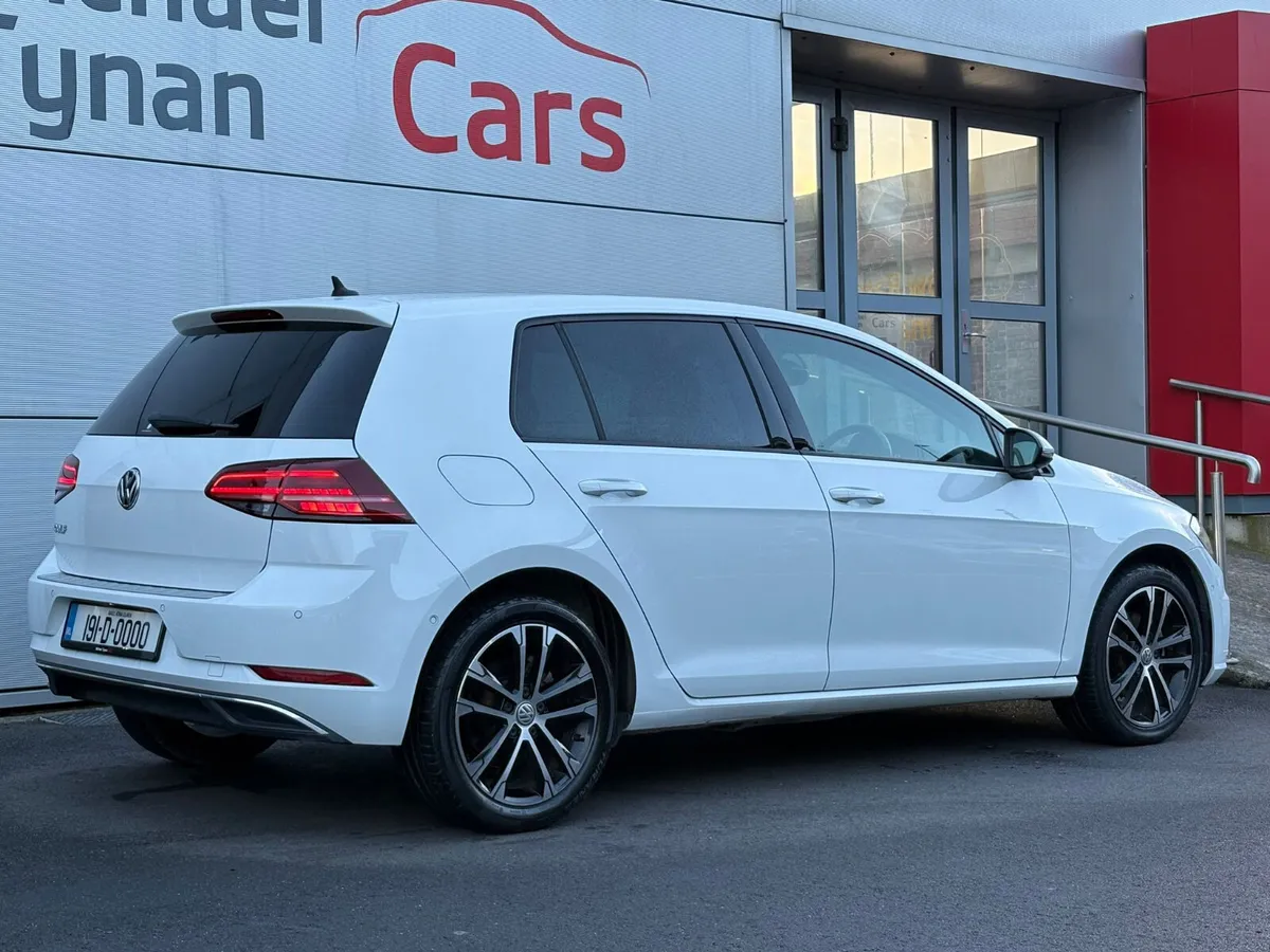 2019 Volkswagen Golf  1.2 Automatic - Image 2