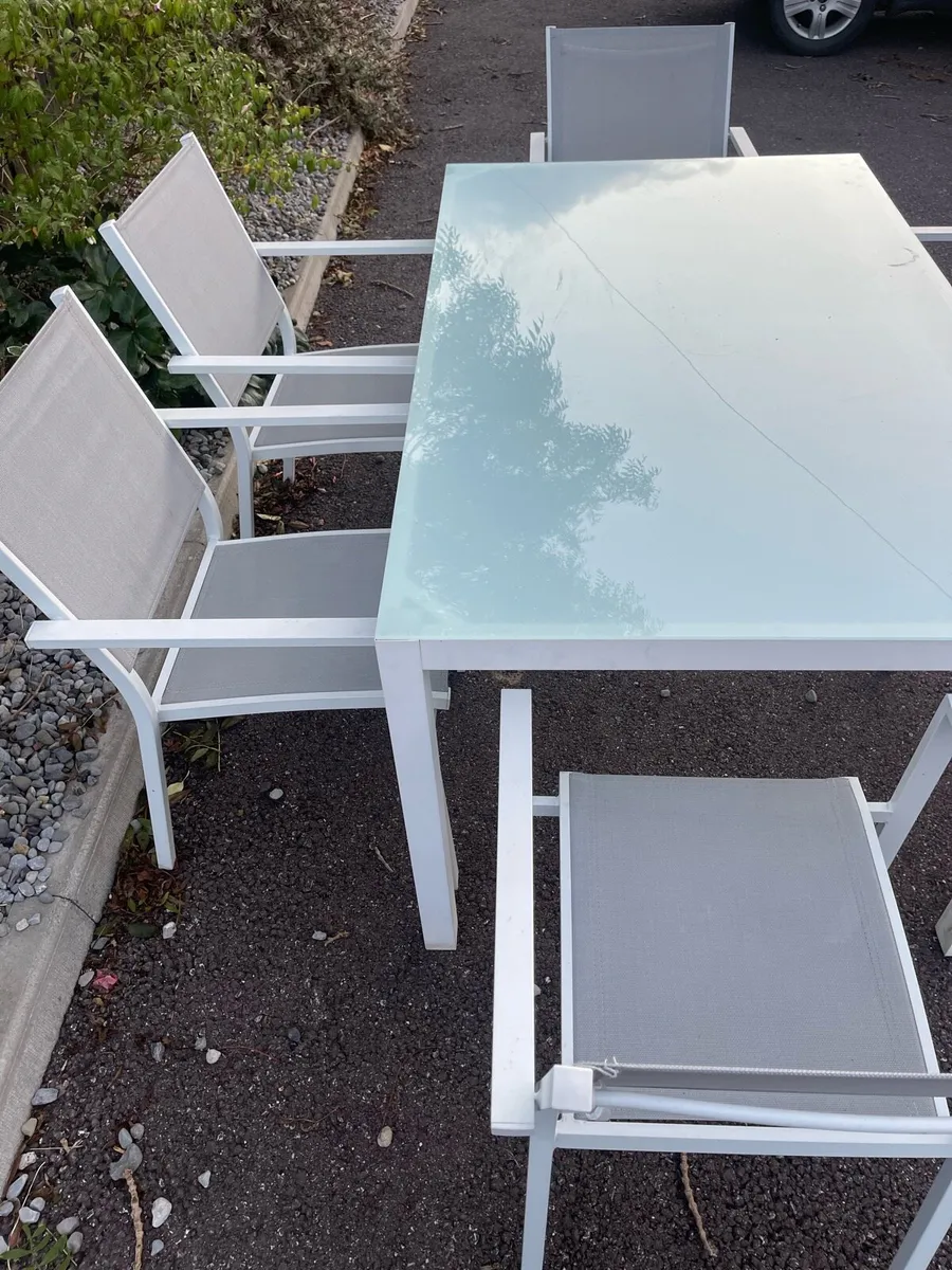 Large White Garden Patio Table & 6 x Chairs - Image 3