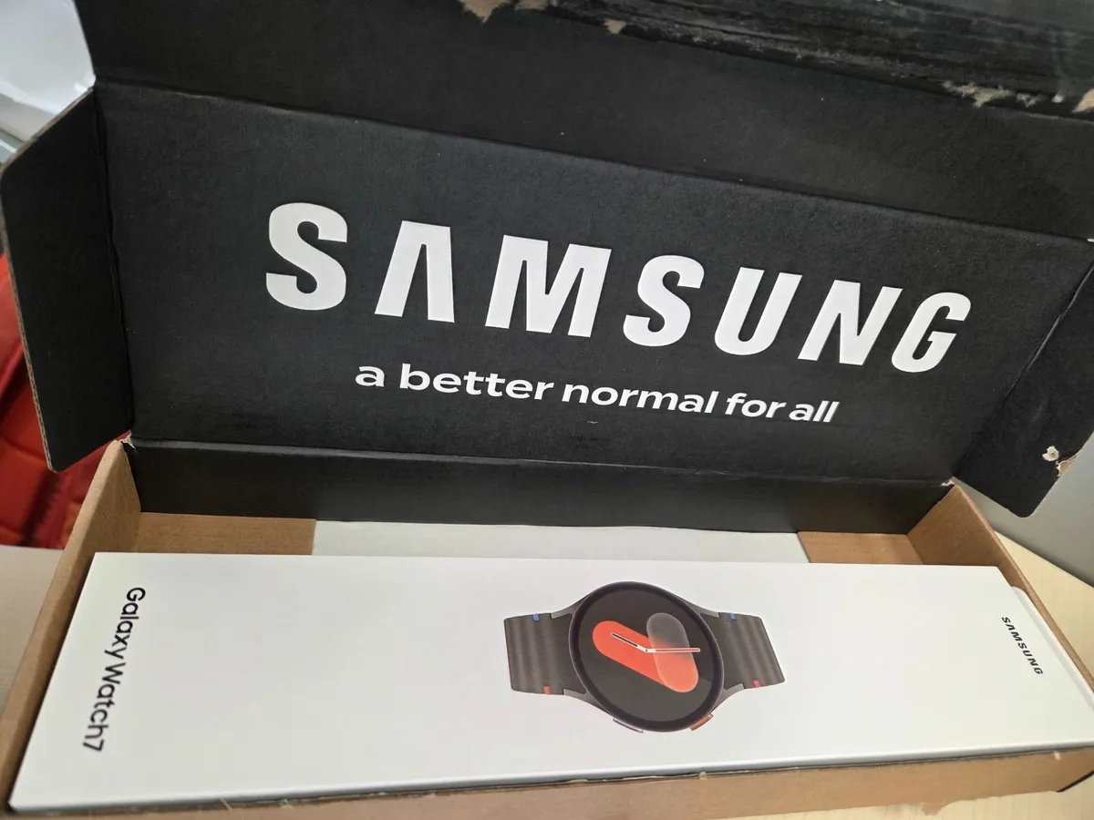 Samsung Galaxy Watch 7 (new sealed in box) - Image 2