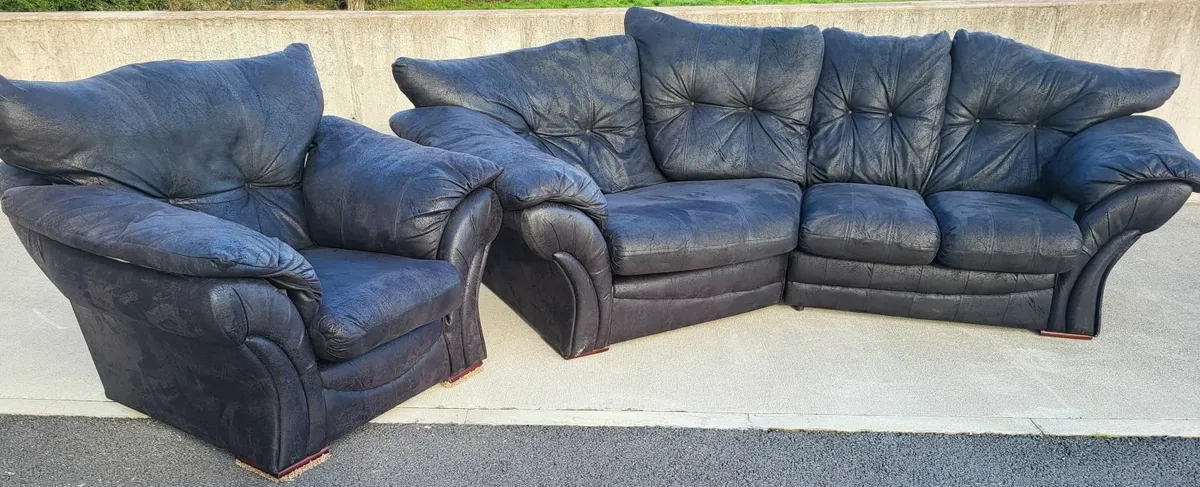 Lovely large leather corner sofa and armchair. - Image 1