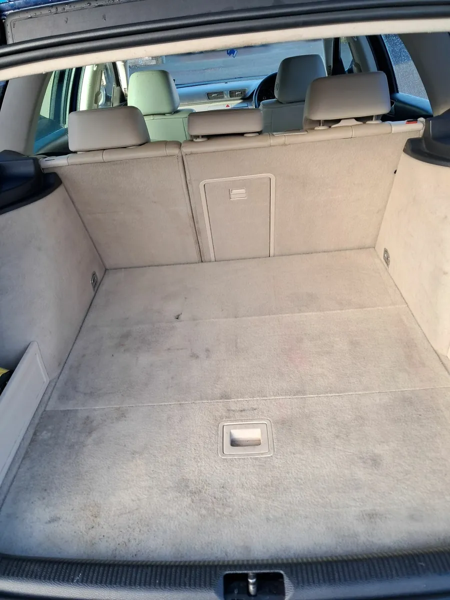 Volkswagen Passat 2010 - Image 3