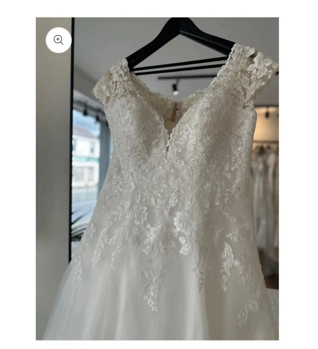 Wedding dress - Image 3