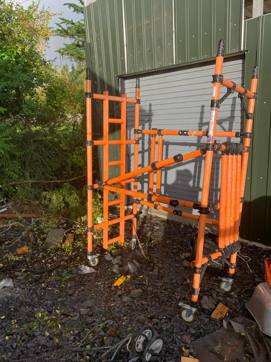 3 Scaffold Towers - Image 1