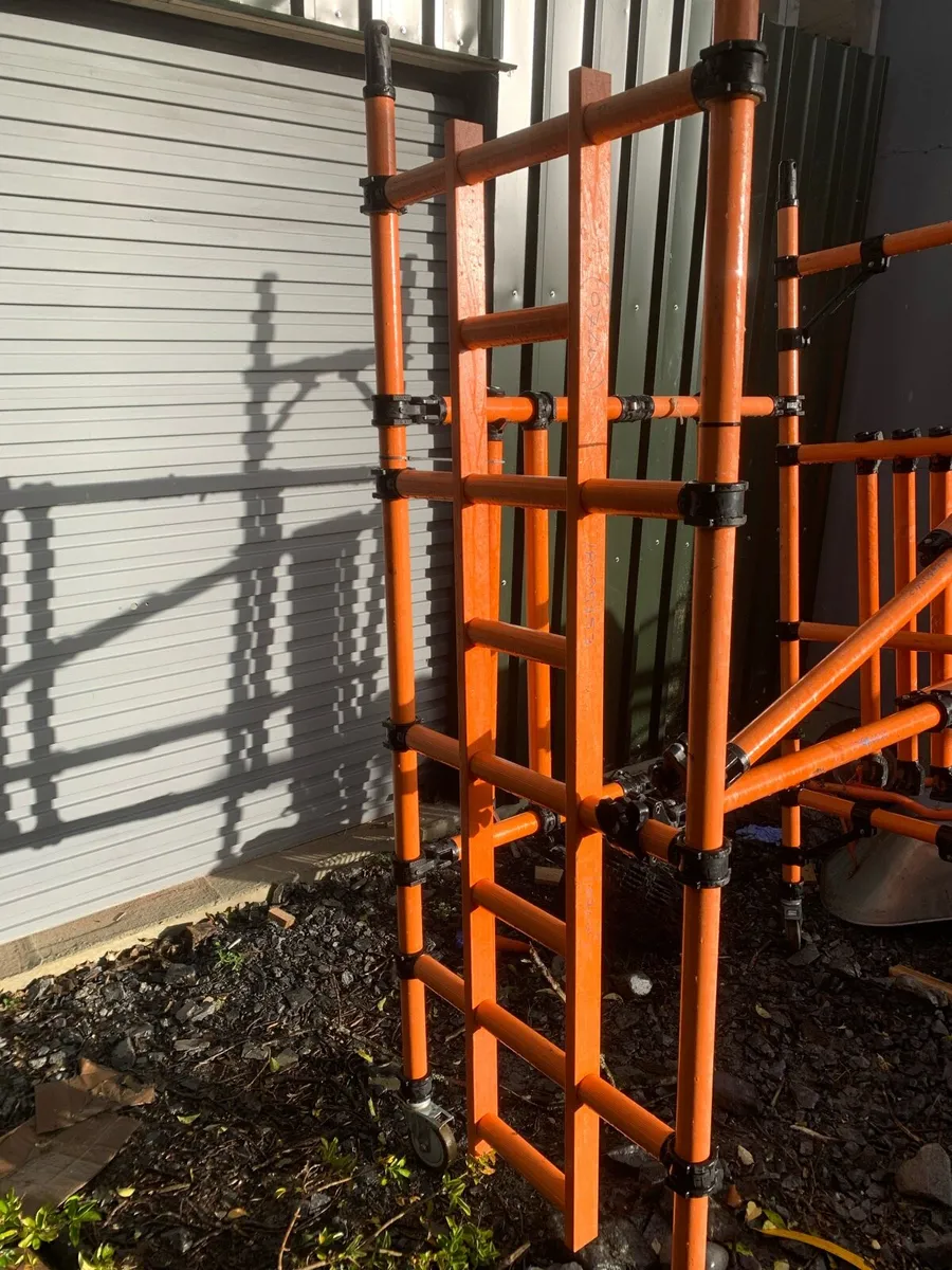 3 Scaffold Towers - Image 2