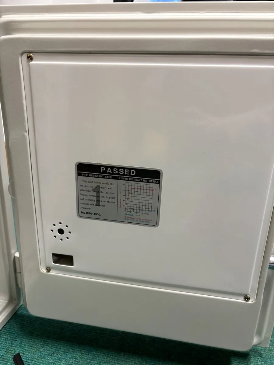 Fire resistant Safe - Image 2